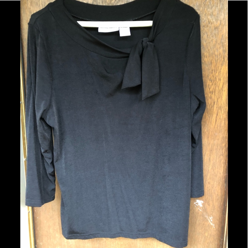 Cute black shirt